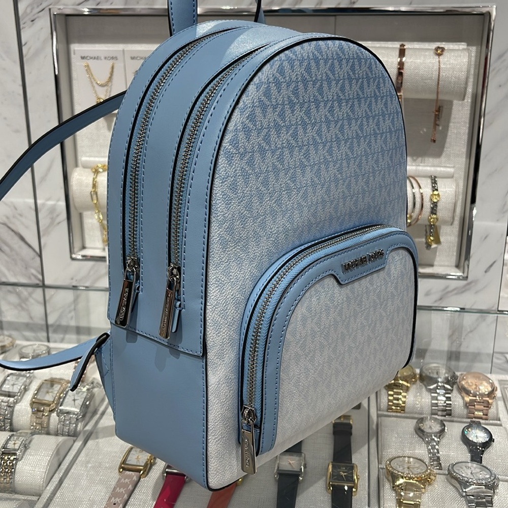 MICHAEL KORS Jaycee Medium Ombré Signature Logo Backpack
Light Sky
NWT - Picture 3 of 16